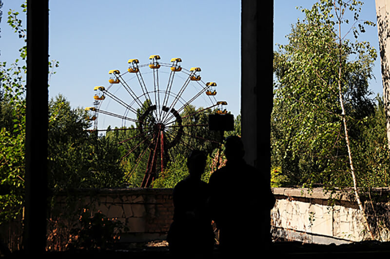 La Noria de Pripyat, sin duda la más famosa de todas las norias del mundo, sobreviviendo a la radiación y los elementos naturales. Nunca se llegó a usar.