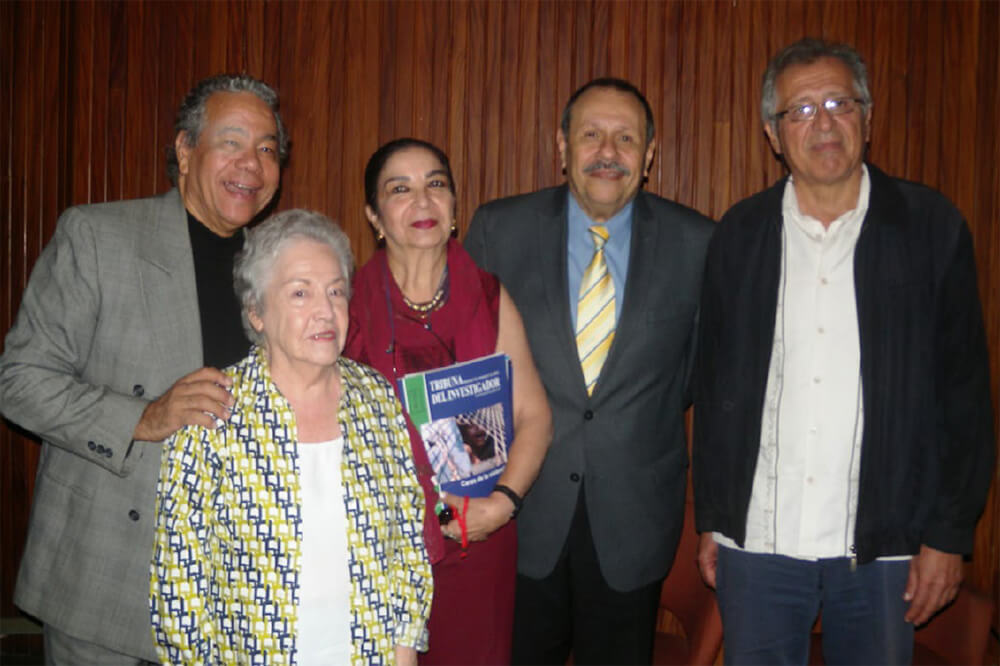 Dr. Alexis Mendoza-León, Presidente de APIU, Dra. Itala Lippo de Becemberg, exDirectora del IME, Dra. Consuelo Ramos De Francisco, Editor Jefe Revista Tribuna del Investigador, Dr. Emigdio Balda, Decano Facultad de Medicina y Dr. Marcelo Alfonzo (+), Director del IME-UCV.