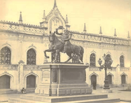 Figura Nº6: Edificio Convento de San Francisco: Universidad Central de Venezuela y Biblioteca de la Universidad y Biblioteca Nacional, 1874. Estatua de Antonio Guzmán Blanco el “Ilustre Americano”, la cual fue derribada en 1878