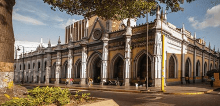 Figura Nº11: Biblioteca Nacional: Sede de la Biblioteca Nacional de Venezuela (1910-) y el Palacio de las Exposiciones: Esquina de la Bolsa, casco histórico caraqueño. Arquitecto: Alejandro Chataing. (Gaceta. Oficial Nº11065)