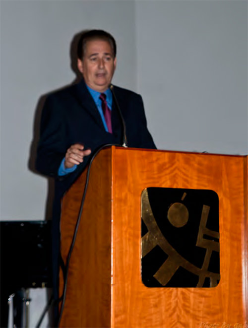 Dr. Jon Aizpúrua
